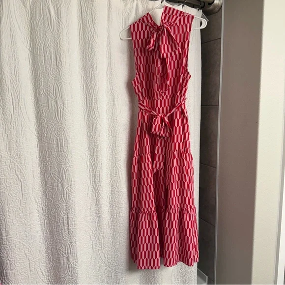 Elegant Red Geometric Pattern Dress - Picture 2 of 7